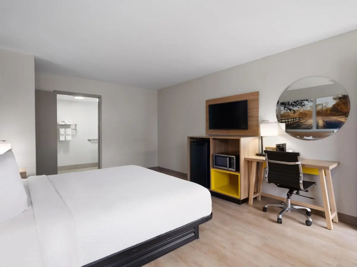 Days-Inn by Wyndham Montgomery I-85 7